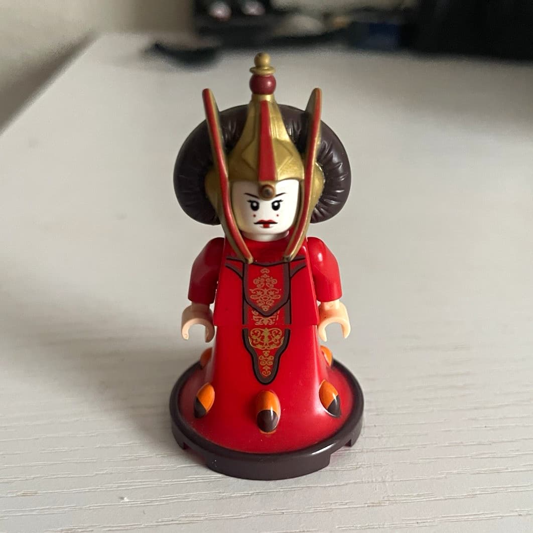 Listing photo for LEGO Star Wars Queen Amidala SW0320 Set 9499 Authentic