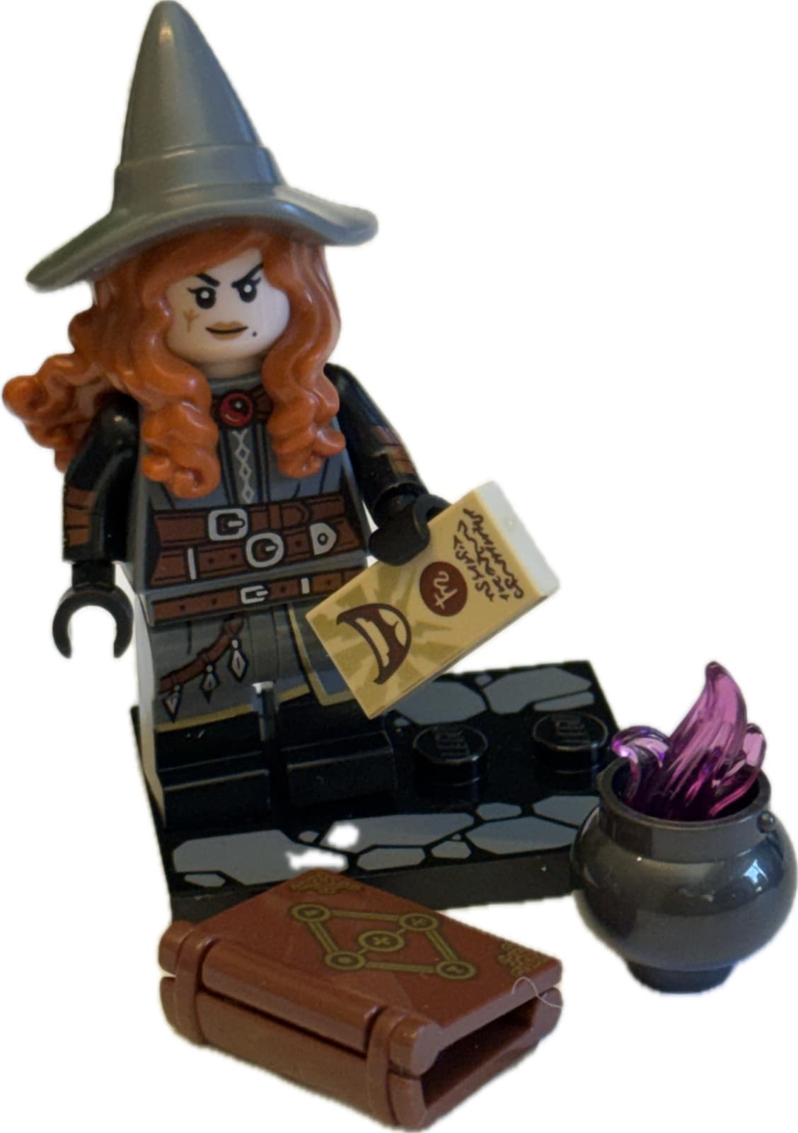 Listing photo for Lego Minifigure MINIFIG Tasha the Witch Queen LEGO Dungeons & Dragons RETIRED