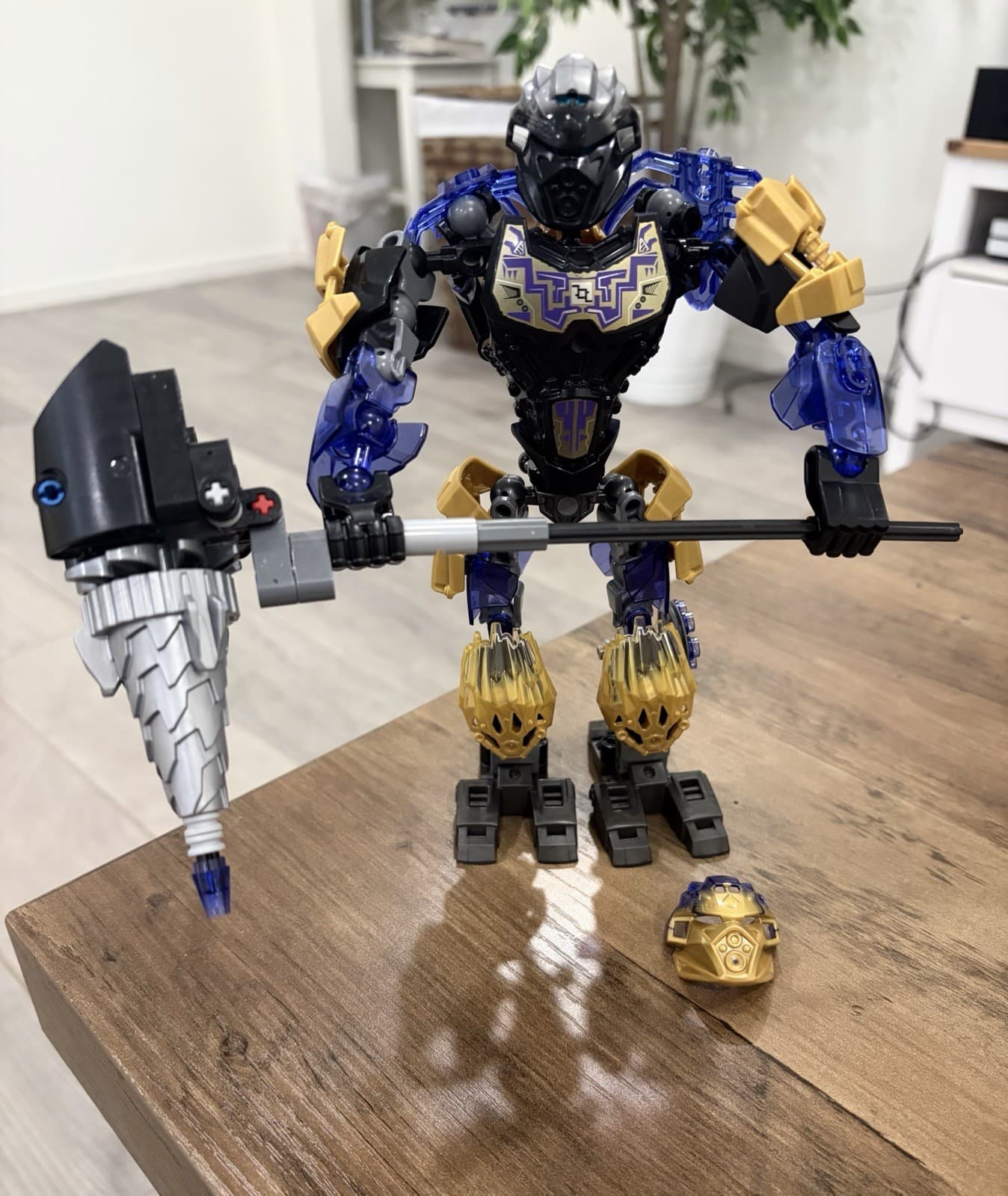 Listing photo for LEGO Bionicle Onua Master of Earth 70789 G2 2015 Complete W/ Gold Mask Hammer