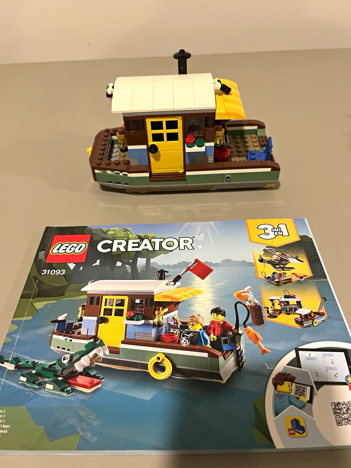 Listing photo for LEGO Creator 3-in-1 Riverside Houseboat 31093 w/Manual