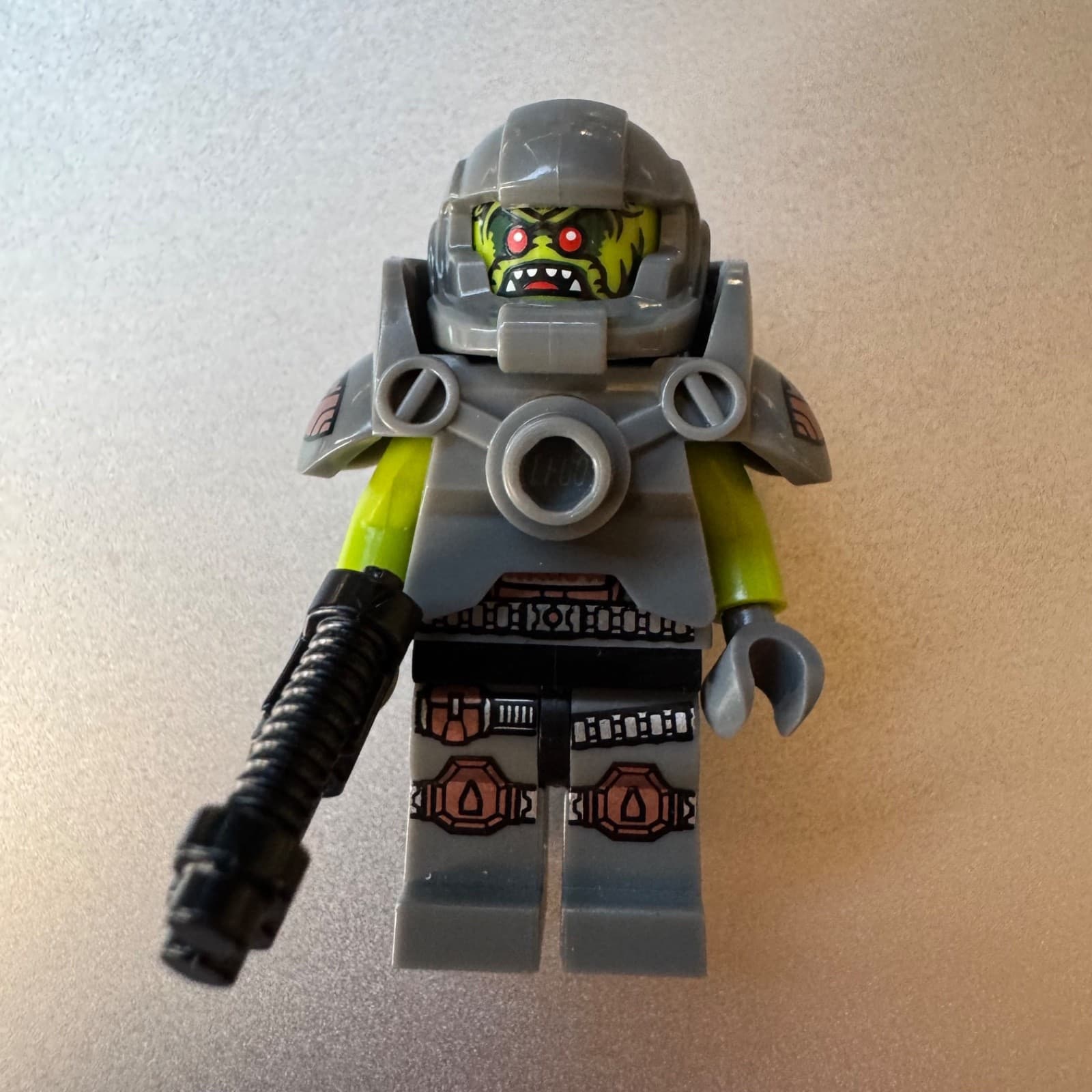 Listing photo for LEGO Alien Avenger COL139 Series 9 Minifig Retired 2013 CMF