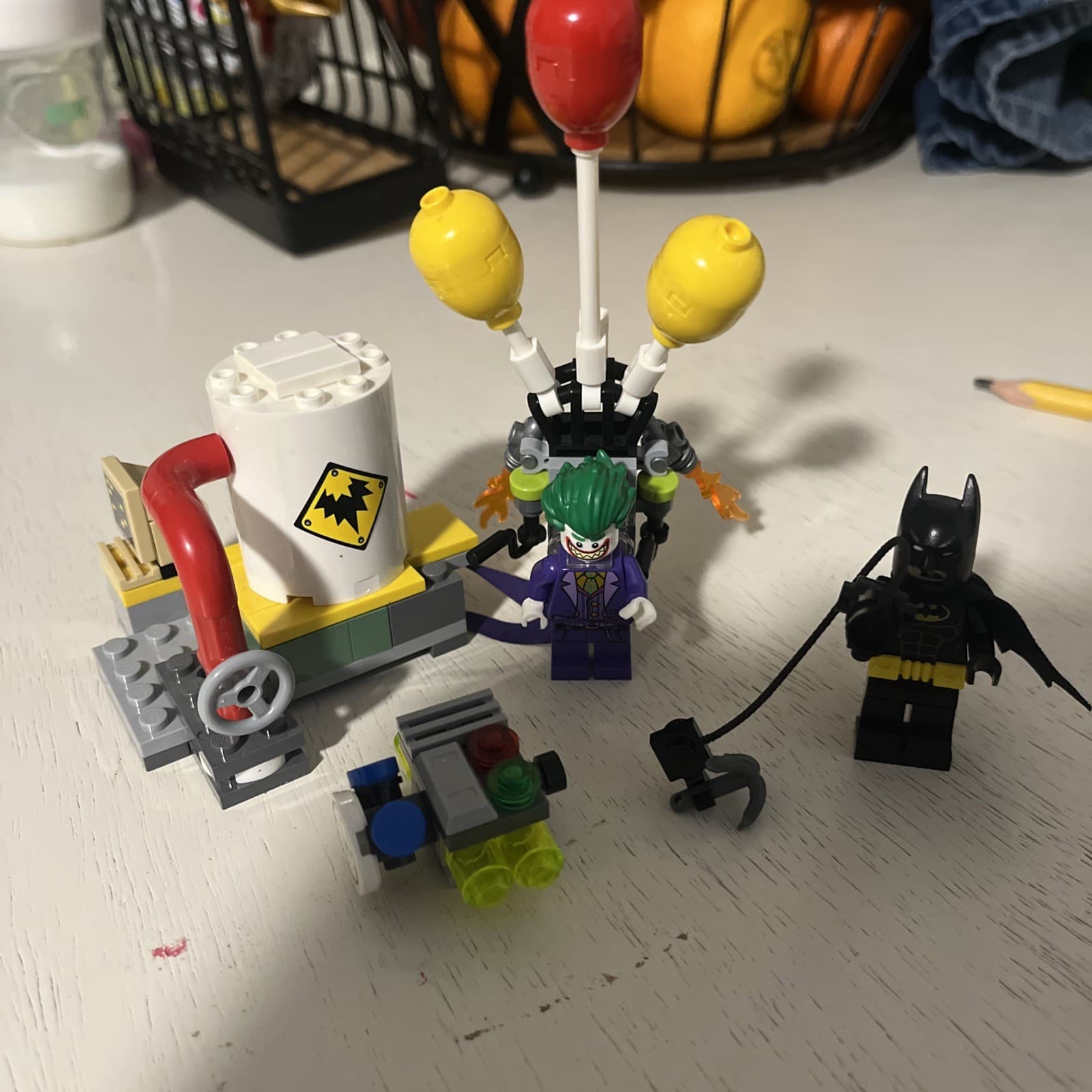 Listing photo for The LEGO Batman Movie 70900 The Joker Balloon Escape