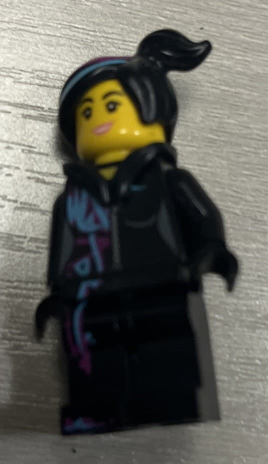 Listing photo for LEGO Wyldstyle Lego Movie Box Set Minifigure SUPER HEROES