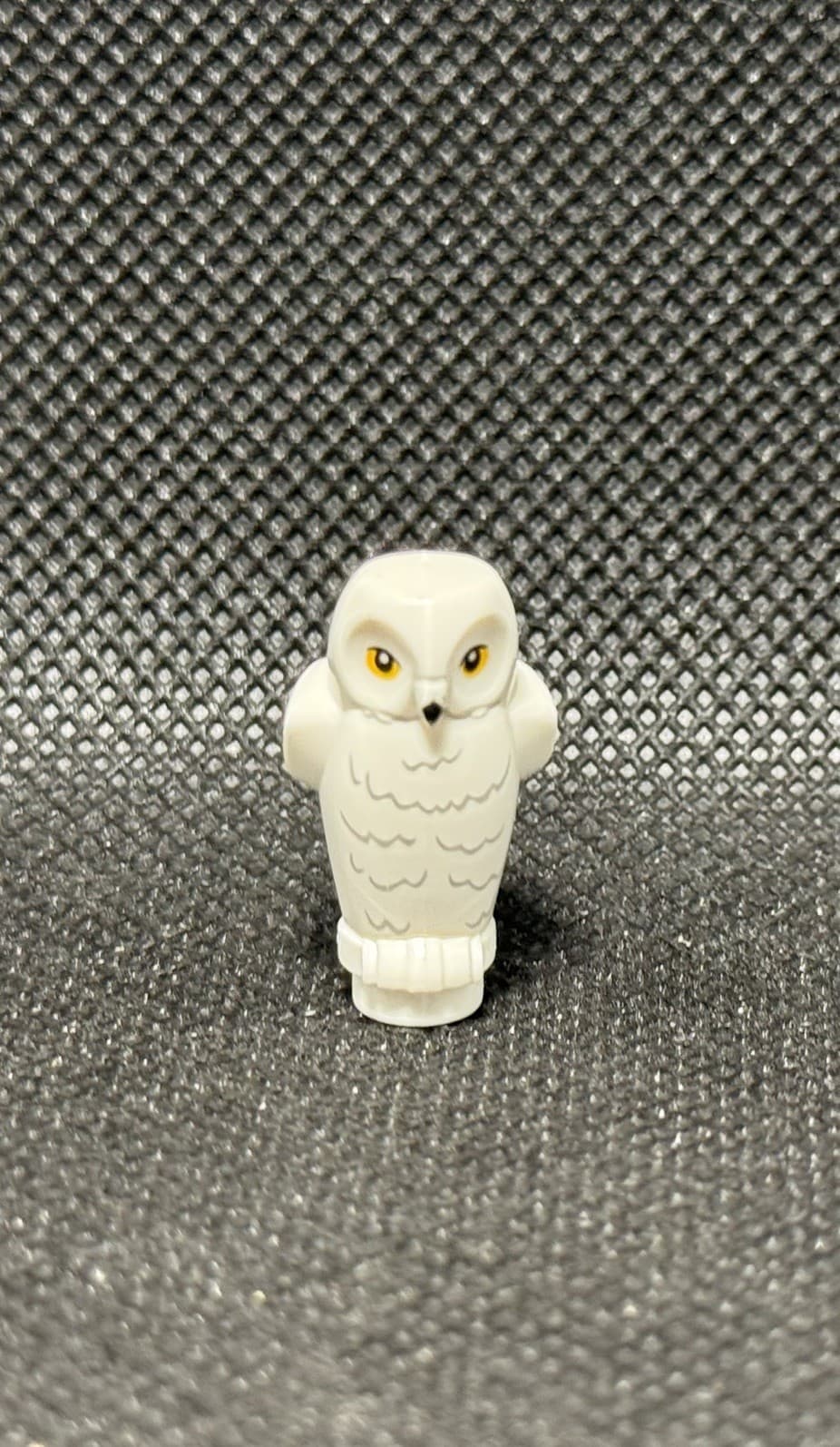 Listing photo for LEGO Minifigure Hedwig Owl from Harry Potter Hogwarts Castle 92084