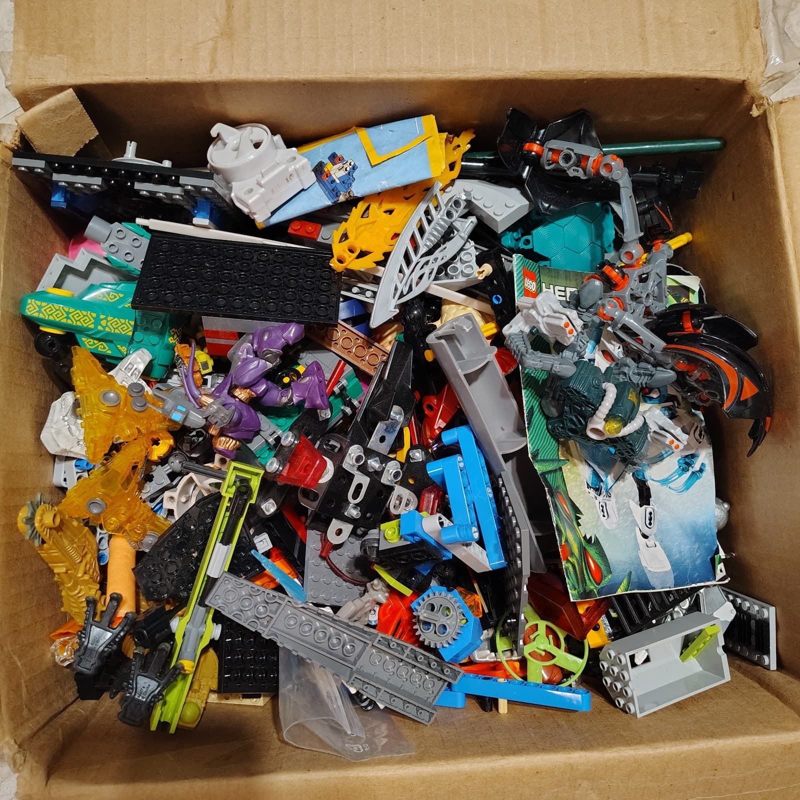 Listing photo for Legos, k'Nex, Mega Construx, Bulk Assorted Toys Lot 8lbs