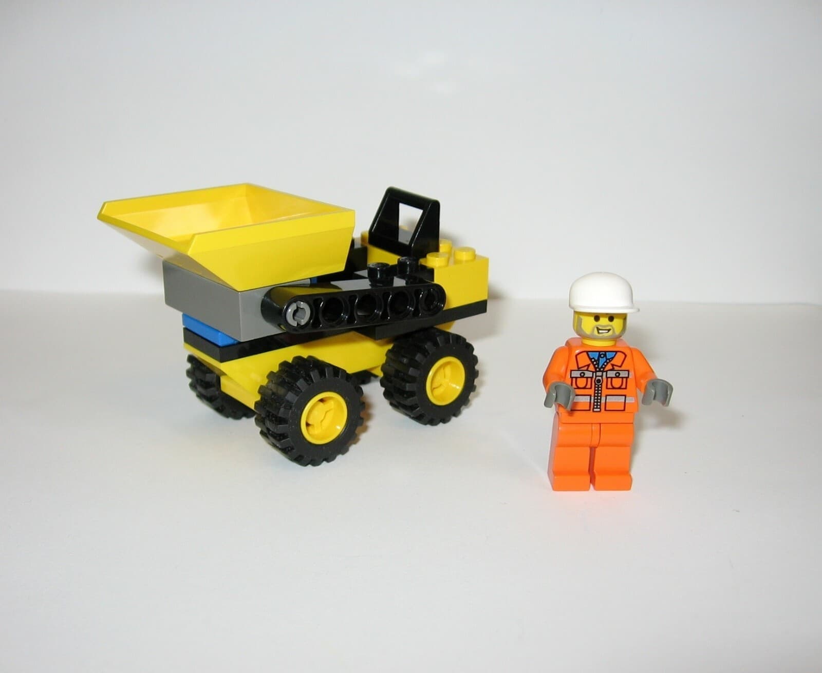 Listing photo for Lego set 6470 – Mini Dump Truck – 24 Pieces – 1 Figure - Town