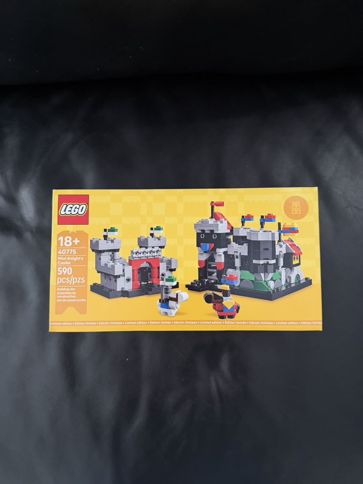 Listing photo for LEGO 40775 Mini Knight’s Castle