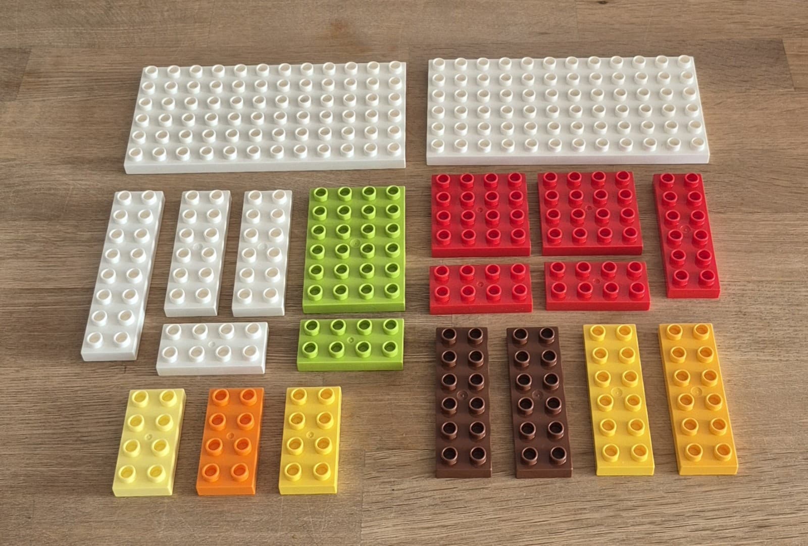 Listing photo for LEGO Duplo 20× verschiedene Bauplatten Platten Set 2×4 4×4 2×6 2×8 4×6 6×12 Set