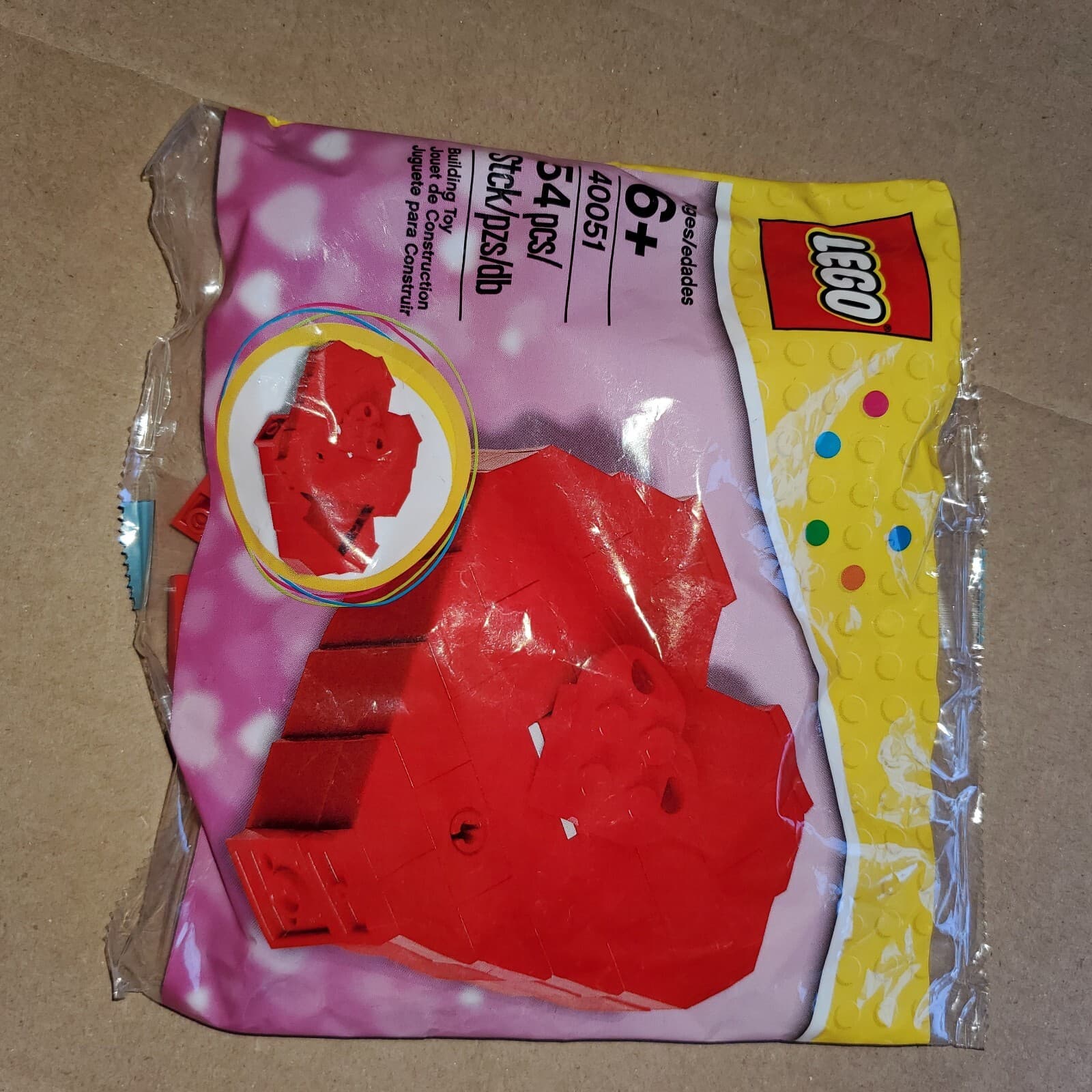 Listing photo for LEGO Seasonal: Valentine's Day Heart Box (40051)