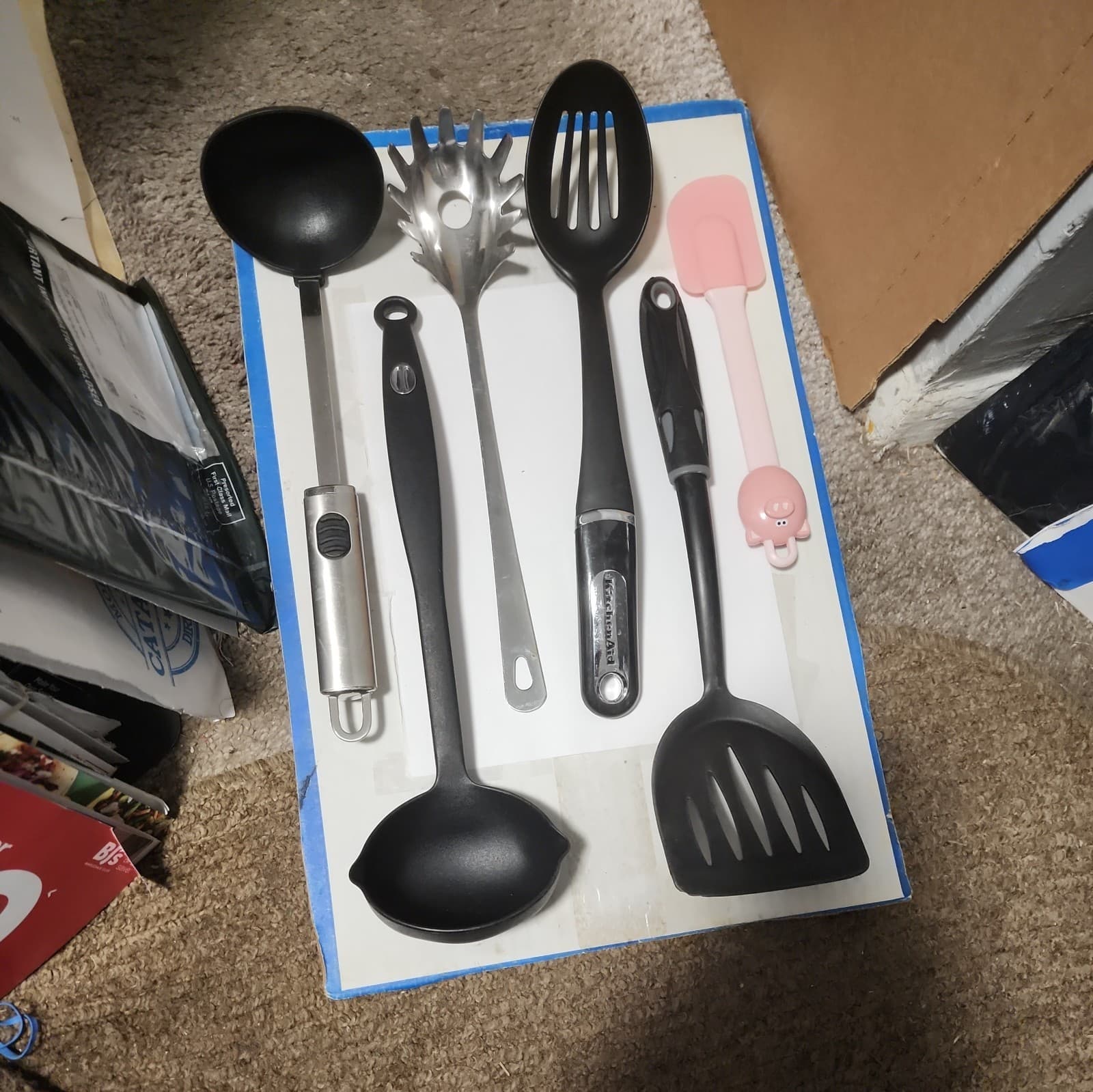 Listing photo for Kitchen Utentils MIXTURE/LOT:,LADLE; SPAGETTI;SLOTTED;SCRAPER;KitchenAid;IKEAetc