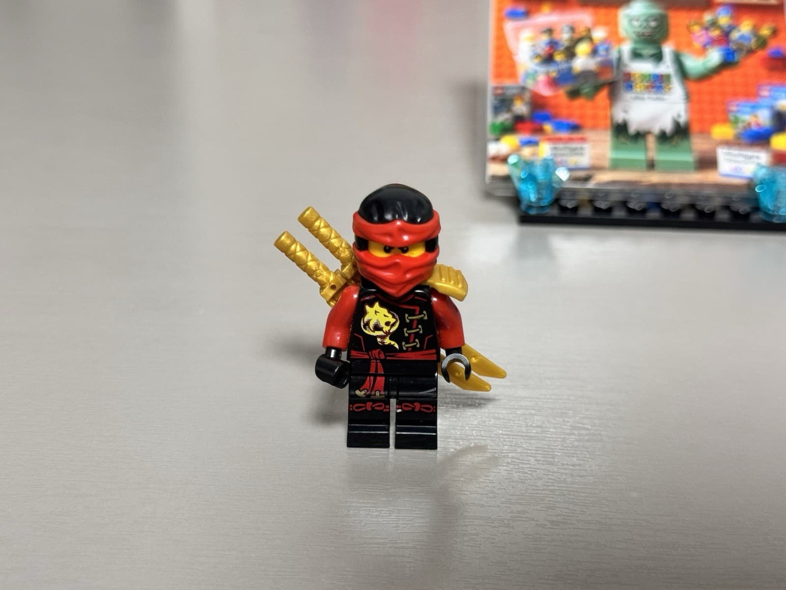 Listing photo for Lego Ninjago Kai - Skybound with Gold Scabbard njo0194 - Excellent condition!