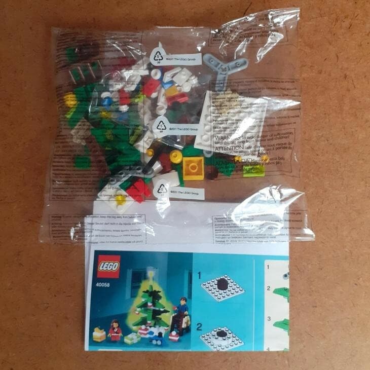 Listing photo for Lego 2x Minifigures for employee KLADNO 40058 Decorating the Tree Polybag - RARE