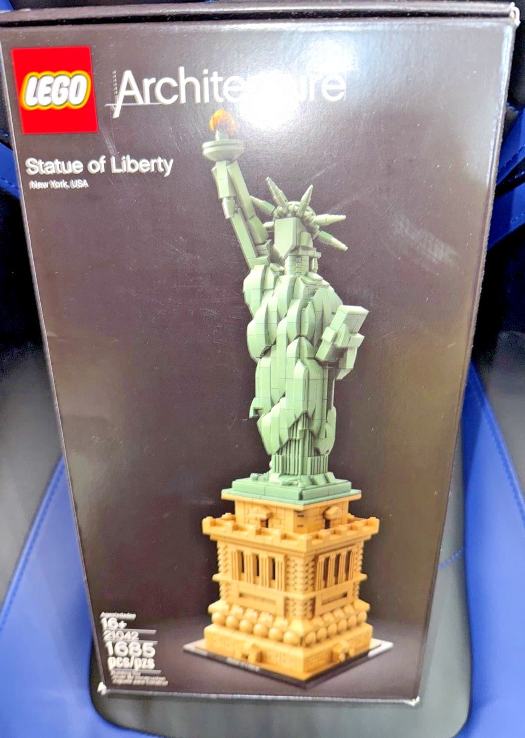 Listing photo for LEGO ARCHITECTURE: Statue of Liberty (21042) - 100% Complete