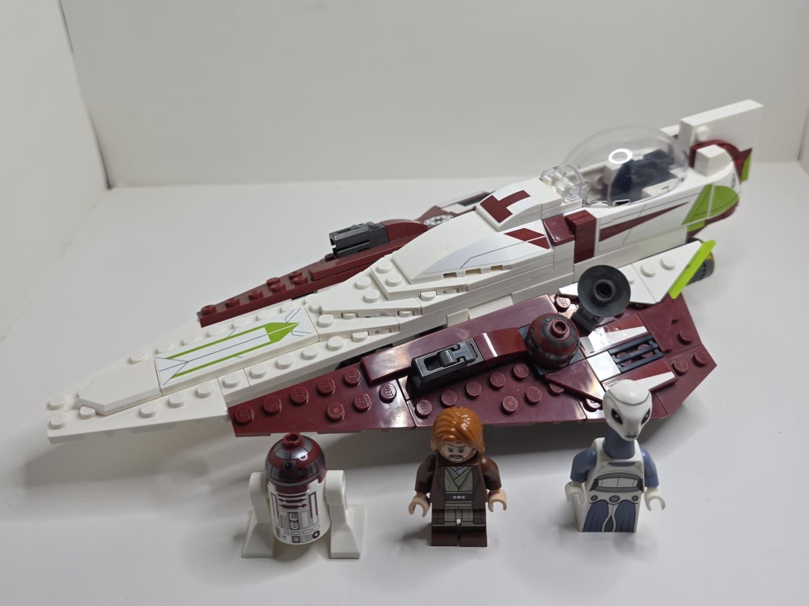 Listing photo for LEGO 75333 Star Wars Obi-Wan Kenobi's Jedi Starfighter with Minifigures see desc