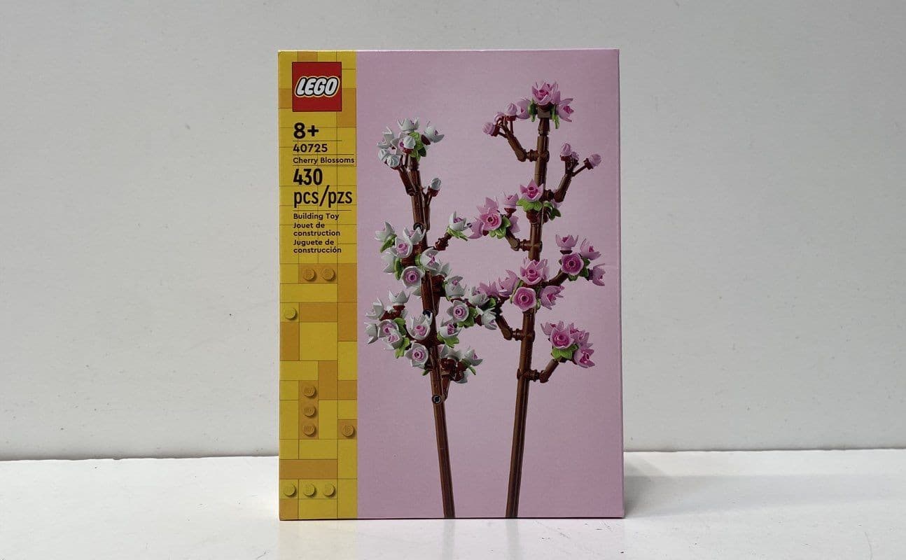 Listing photo for LEGO Cherry Blossoms 40725 Building Toy Set 430 Pieces Factory Sealed New
